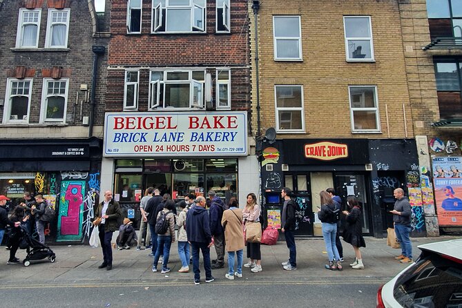 Food & Drink walking tours In London. Discover the East End of London. - Fournier Street and Jack the Ripper’s Old Haunts