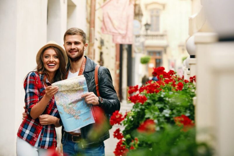 Food, Restaurants, Pubs in London Self-Guided Tour Booklet - Visit Top-Rated British Restaurants with Expertly Curated Menus