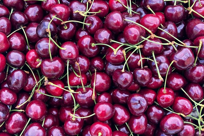 Food Tasting & Arts Tour of Pike Place Market - Start at Victor Steinbrueck Park for a Market Introduction