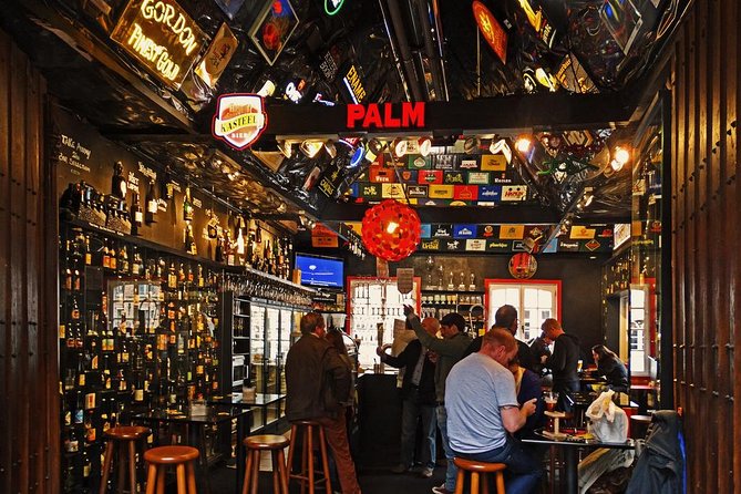 Food tasting & Historical walk - Enjoying a Beer with a View of The Markt