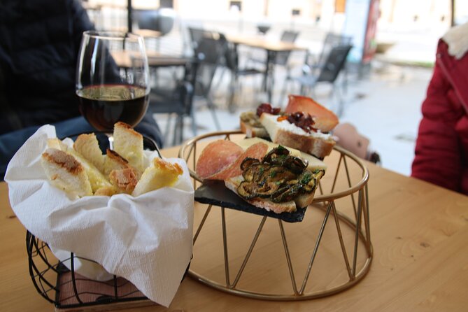 Food Tasty and History Tour in Civitavecchia - The Role of the Guide in Personalizing the Tour