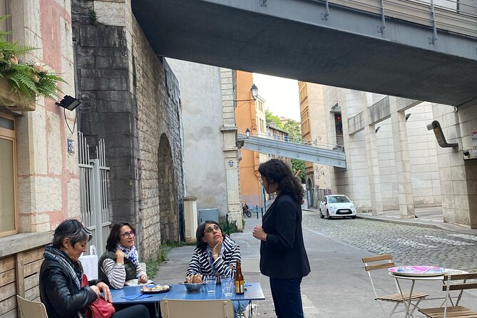 Food Tour by night - Three Gourmet Stops for Cheese, Charcuterie, and More