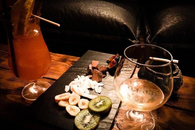 Food Tour: History&Tasting of Naples with your Local Guide - Enjoying Street Pizza on Via dei Tribunali