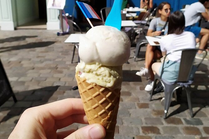 Food Tour of Montmartre Best Pastries Chocolates and Desserts - The Charm of Montmartre’s Streets