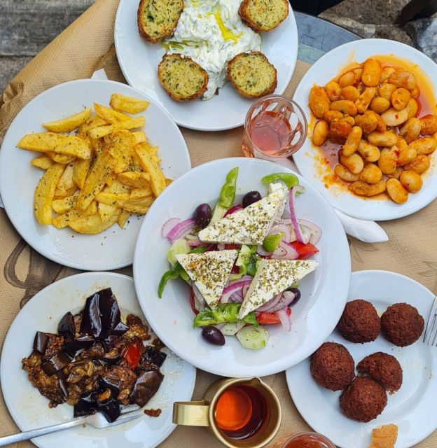 Food Tour - Exploring Neighborhoods Full of Life in Central Athens