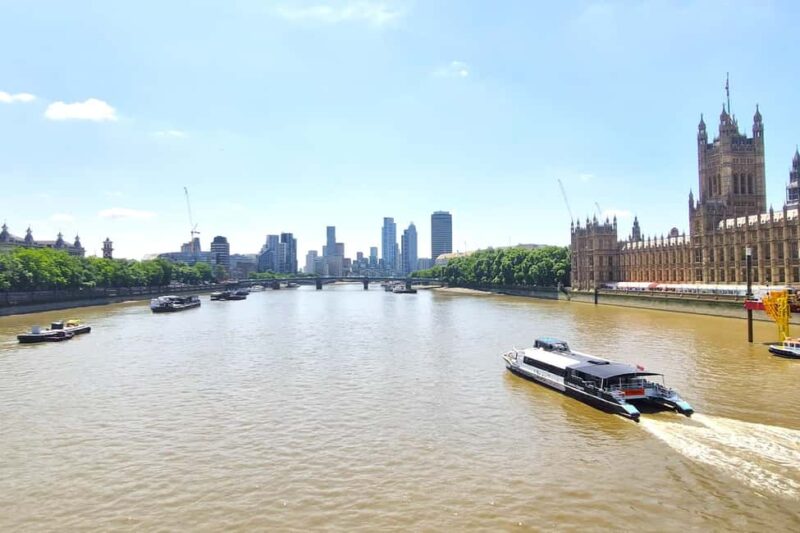 For Russian Speakers: London Tour with a Qualified Guide - Churchills War Rooms and the Secret Backstory