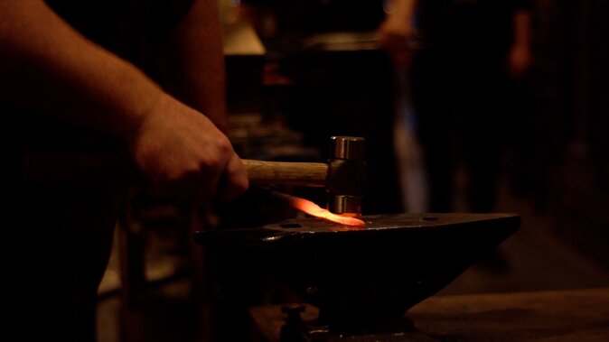 Forge a Survival Knife - The Craftsmanship and Atmosphere at Craftsman Ave
