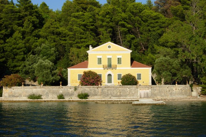 Forgotten Islands - Kalamos & Kastos - The Cave of Papanikolis: A Wartime Marvel