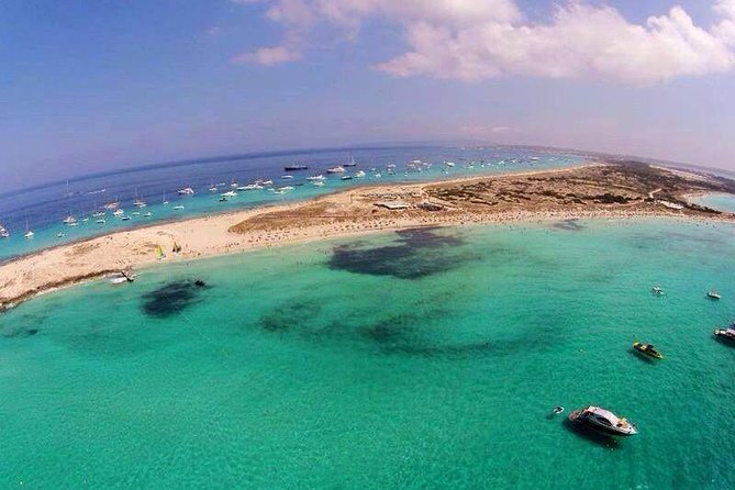 Formentera Day Trip from Ibiza on Private Luxury Catamaran - Onboard Comforts and Entertainment Features