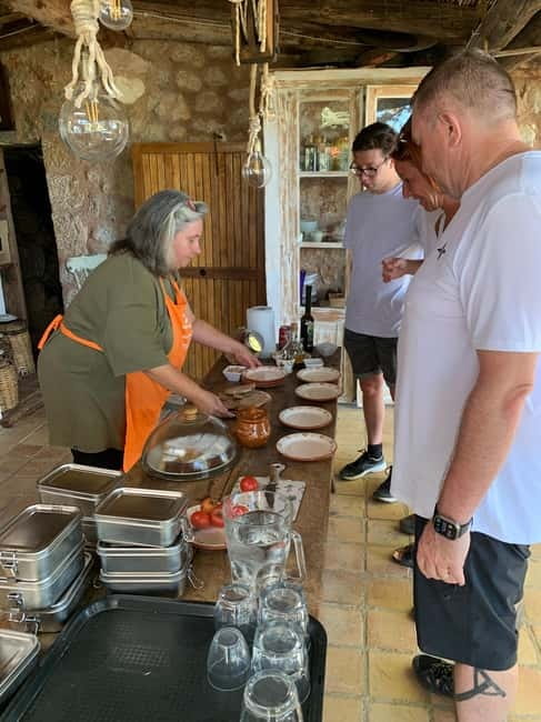 Fornalutx - hiking in the most beautiful valley in Mallorca - What to Bring for the Walk