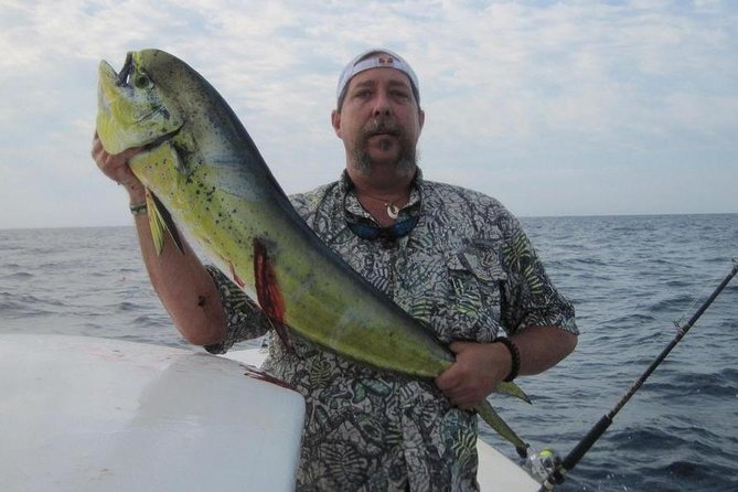 Fort Lauderdale Deep Sea Fishing Charters - Onboard Comforts: Cooler, Shade, and Facilities