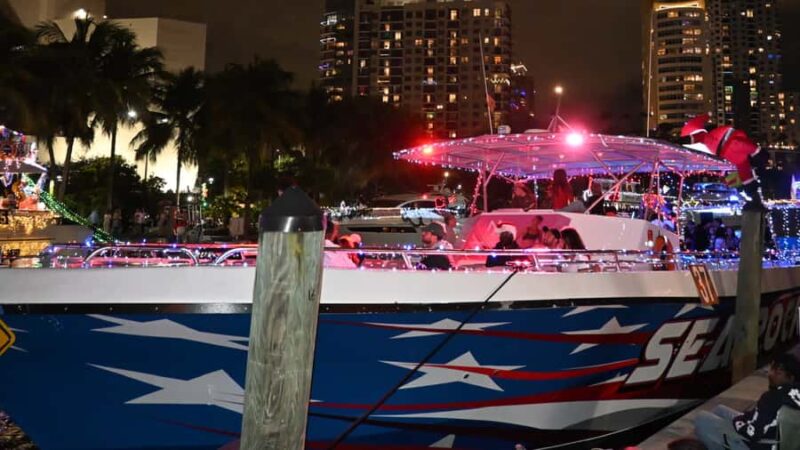 Fort Lauderdale: Holiday Mansion Lights Boat Tour - The Experience Onboard the Sea Rocket