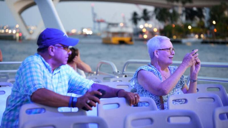 Fort Lauderdale: Nighttime Venice of America Tour - Drinks and Refreshments on Board