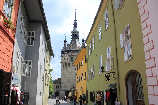 Fortified Church of Viscri and Sighisoara in Spanish (native Spanish guide). - Explore the UNESCO World Heritage Sites of Transylvania: Viscri and Sighisoara