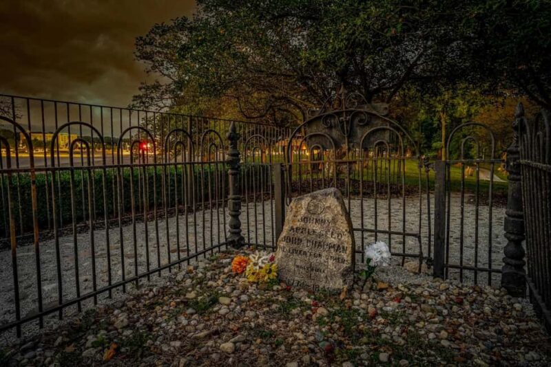 Fortunes, Fire & Frontier: Fort Wayne Ghost Tours - Downtown Landmarks with Haunted Histories