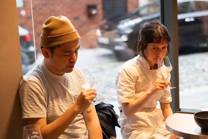 Four hour walking wine tasting tour of Manchester's best bars - The Pacing and Group Size: Perfect for a Relaxed Afternoon