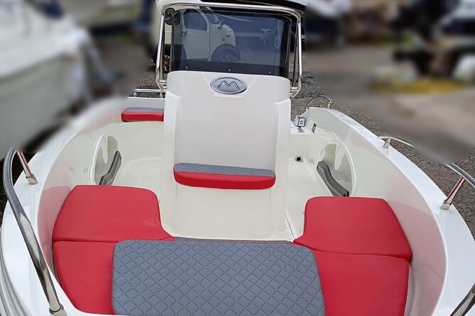 Four Hours Boat Rental in Lake Como - Practical Logistics and Safety Measures