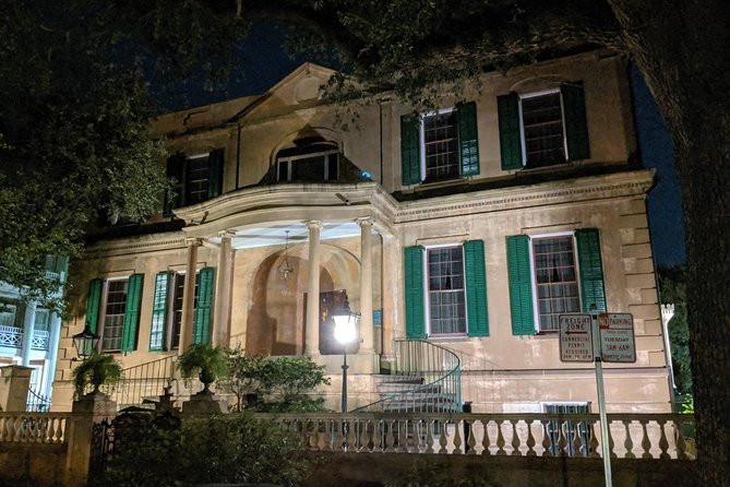 Fraidy Cat: The Family Fun Ghost Tour of Savannah - Wright Square: Secrets of Savannah’s Oldest