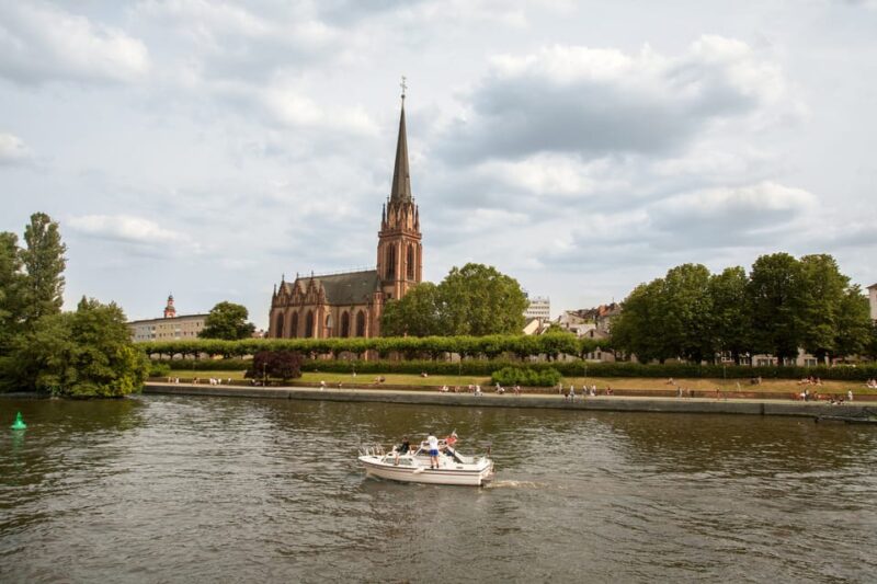 Frankfurt: 1-Hour Panorama Boat Cruise on the river Main - Limitations and Practical Tips