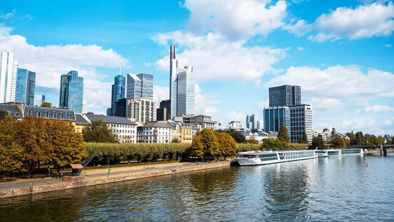 Frankfurt: 2-hour Best Intro Walking Tour with a Local - Iconic Landmarks: Alte Oper and More