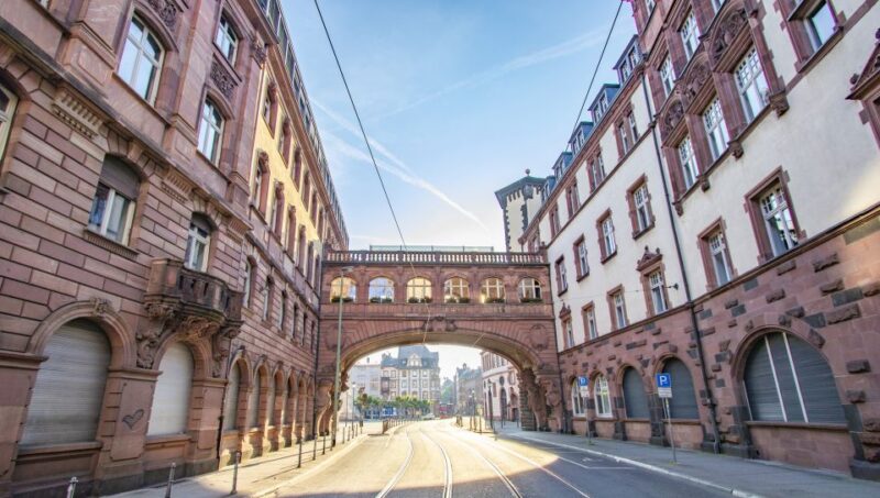 Frankfurt: Capture the most Photogenic Spots with a Local - Key Points