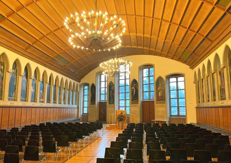 Frankfurt: Discover the heart of Frankfurt - a city tour in German - Exploring Medieval and Modern Landmarks