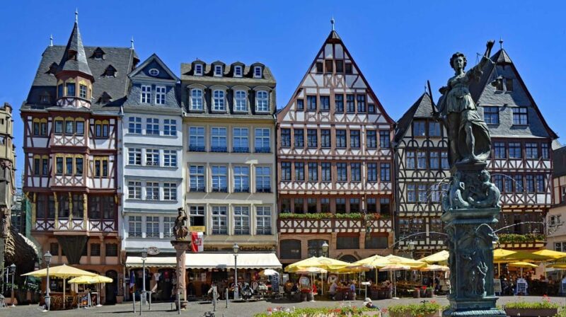 Frankfurt: Discover the heart of Frankfurt - a city tour in German - Practical Details and Convenience