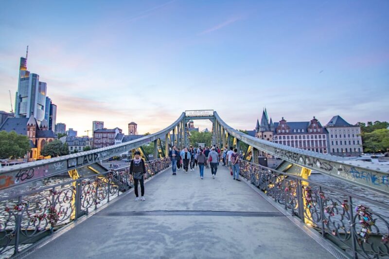 Frankfurt: Express Walk with a Local in 60 minutes - How This Tour Differs from Longer or More Formal Tours