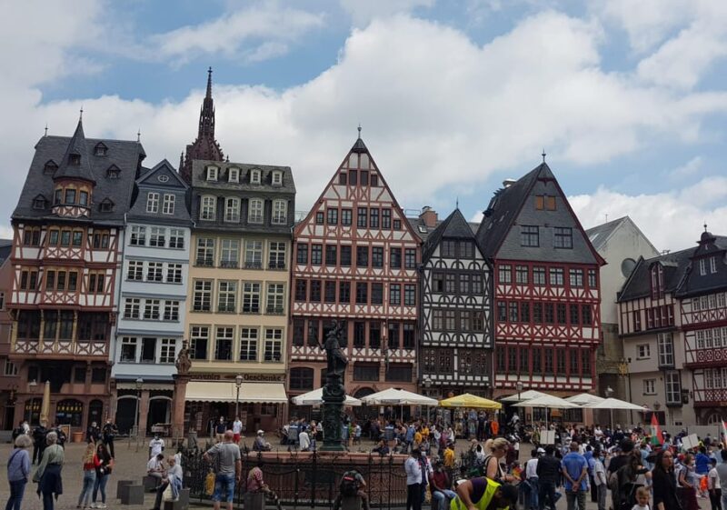 Frankfurt: Highlight tour, the most important sights - Contrast of Tradition and Modernity with the Skyline View