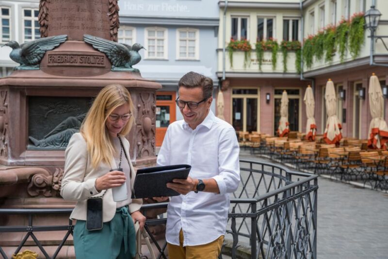 Frankfurt: Highlights and New Old Town English-Language Tour - The Role of the Guides in Bringing Frankfurt to Life