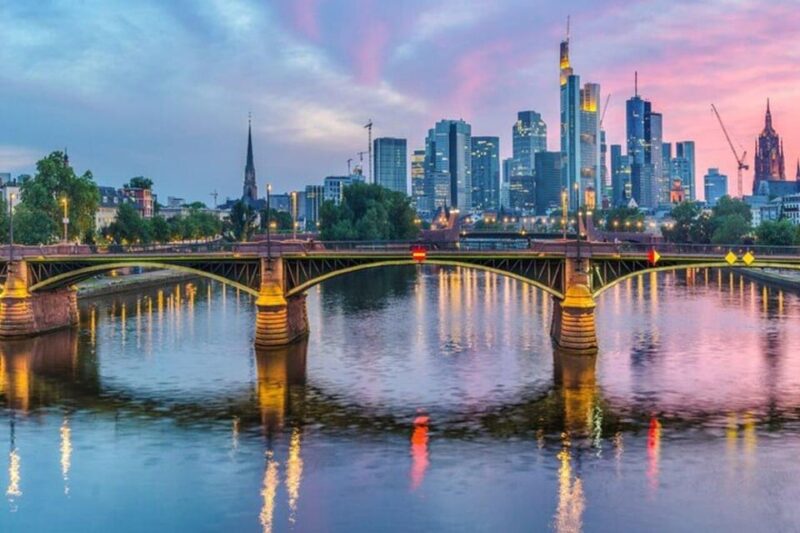 Frankfurt : Highlights & hidden Gems Private Walking Tour - Starting at TARGOBANK: The Meeting Point for Your Frankfurt Adventure