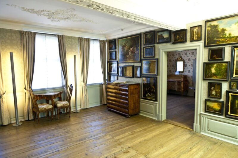 Frankfurt: Old Town Highlights Private Walking Tour - Visiting Goethe House in the 4-Hour Tour