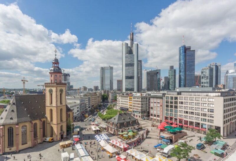 Frankfurt - Old Town Historic Walking Tour - The Eurotower: A Financial Landmark