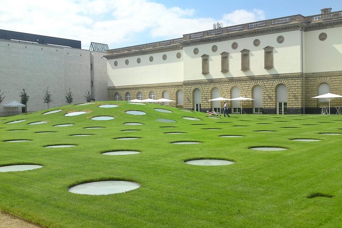 Frankfurt - Old Town Historic Walking Tour - Starting at Römerberg, the Historic Town Square