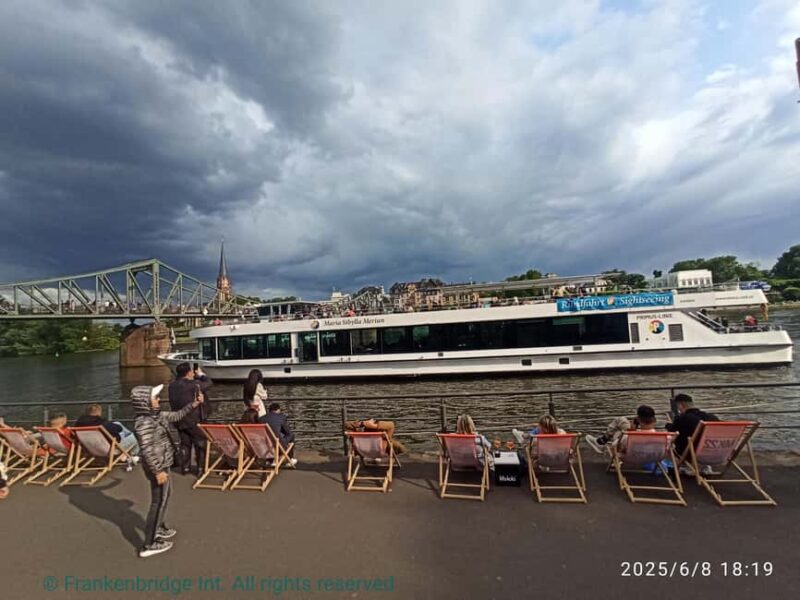 Frankfurt: Old Town Walking Tour with Local Guide - Portraits of the 52 German Kings and Special Stops