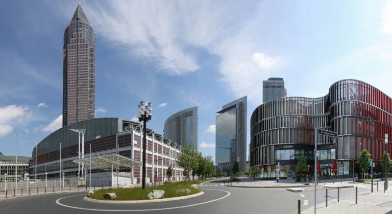 Frankfurt: Private City Center Sightseeing Walking Tour - Crossing the Iconic Eiserner Steg Footbridge for City and River Views