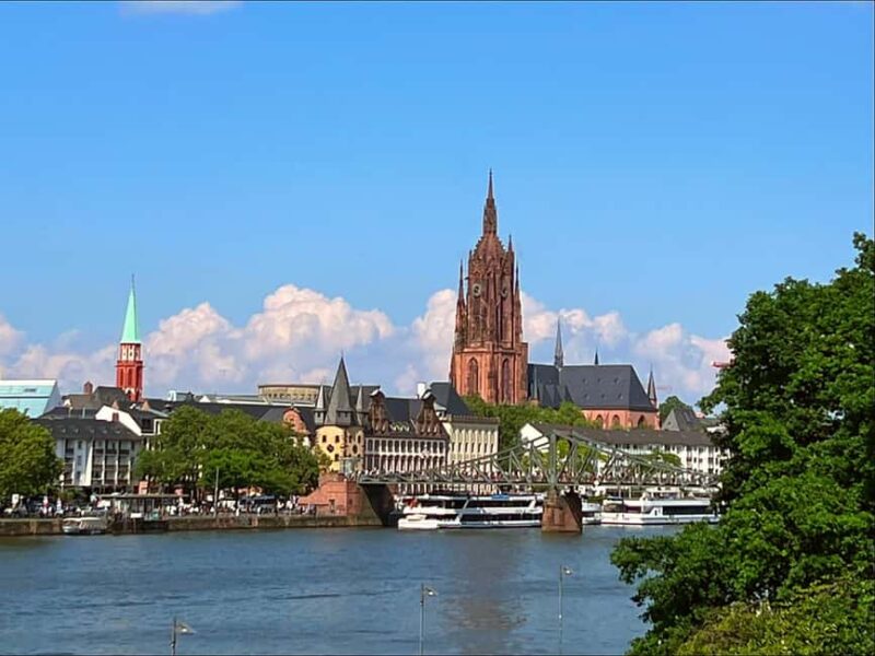 Frankfurt: Private Russian Tour Just for You and Your Friends - Why Choose This Private Frankfurt Tour?