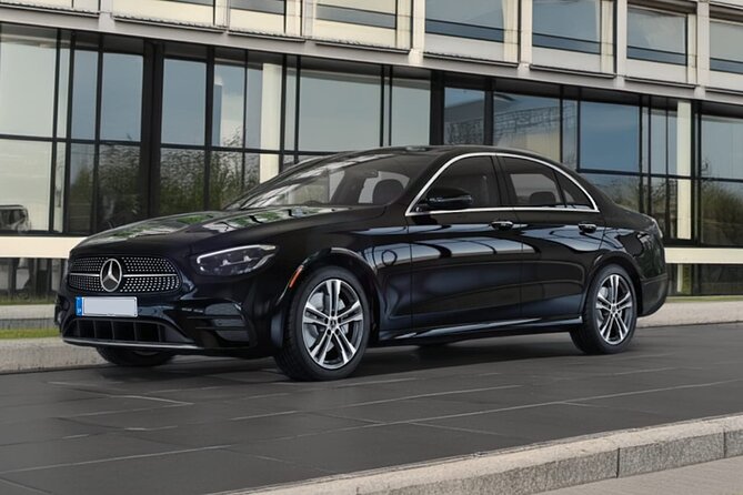 Frankfurt: Private Transfer to/from Airport and City - Flexibility and Customer Support