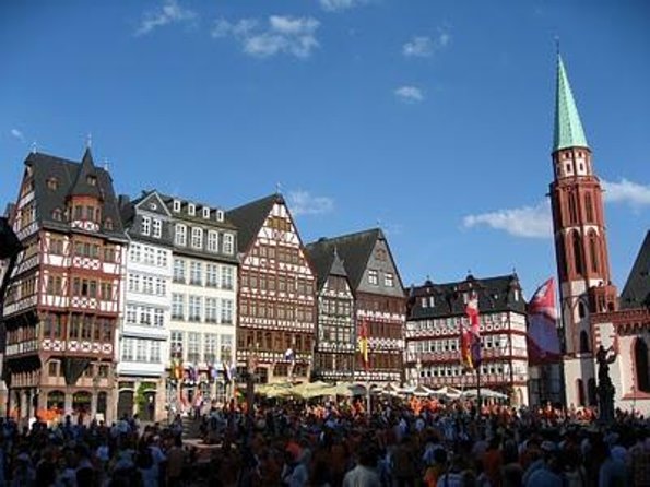 Frankfurt Private Walking Tour with Relaxing Cruise - Explore Frankfurt’s Old Town and Modern Skyline on a Private Tour