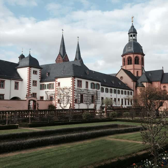Frankfurt: Seligenstadt Old Town & Abbey Private Tour - Seligenstadt: A Quiet Gem for a Short Getaway