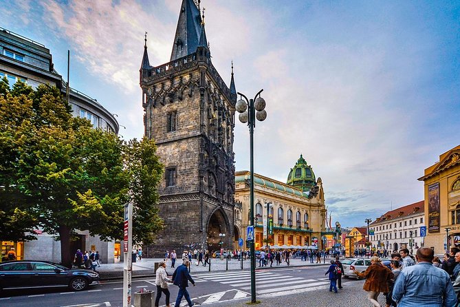 Frankfurt to Prague - Private Transfer with 2 hours of Sightseeing - Exploring the Curated Sightseeing Stops
