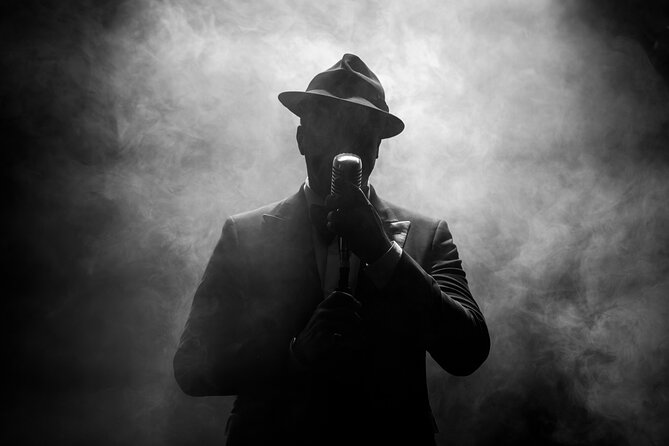 Frankly Frank: Sinatra Tribute Show at Alexis Park Resort Hotel - The Laid-Back Atmosphere in the Pegasus Showroom