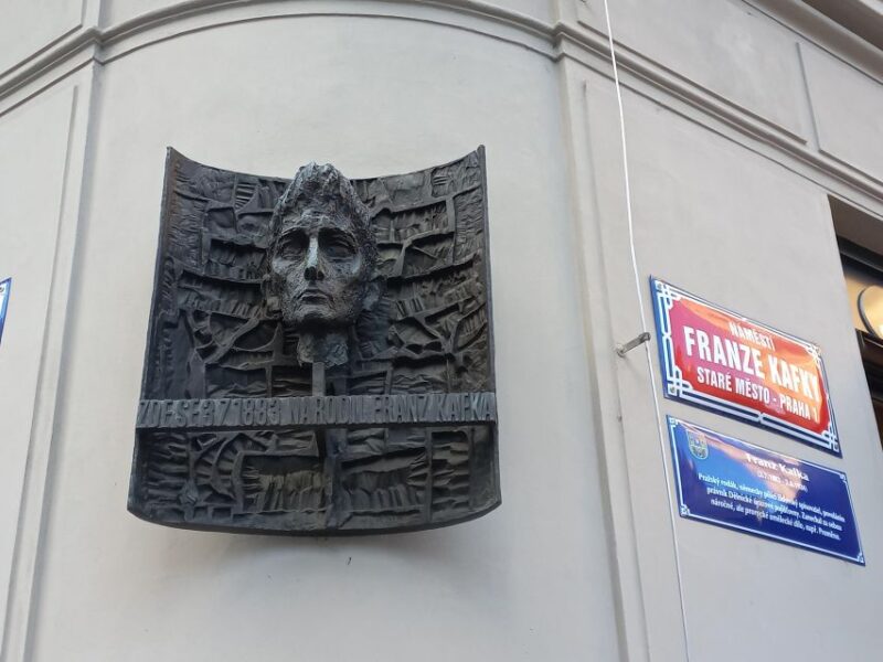 Franz Kafka and his Prague - The Role of the Guide in Sharing Kafka’s Personal History