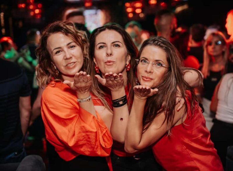 FREE Pub Crawl with OPTIONAL 1 hour open bar and clubs - Pricing, Cancellation, and Additional Fees