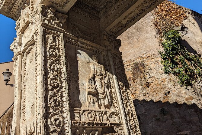 Free Urban Trekking with an Archaeologist - The Experience with an Expert Archaeologist