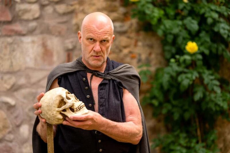 Freiburg: Ghost walk with Historix-Tours "Murderers, graves, and ghosts" - Highlights Include a Visit to the Old Cemetery