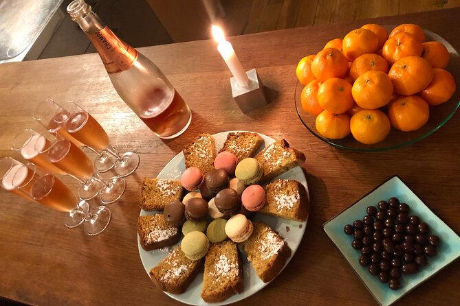 French Dinner & Cabaret Show in Artist's Home - Who Will Appreciate This Experience Most?