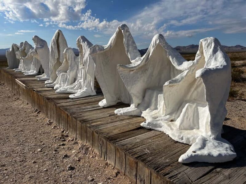 French-guided tour of Death Valley from Las Vegas - All-Inclusive Experience with Snacks, Drinks, and Park Entry