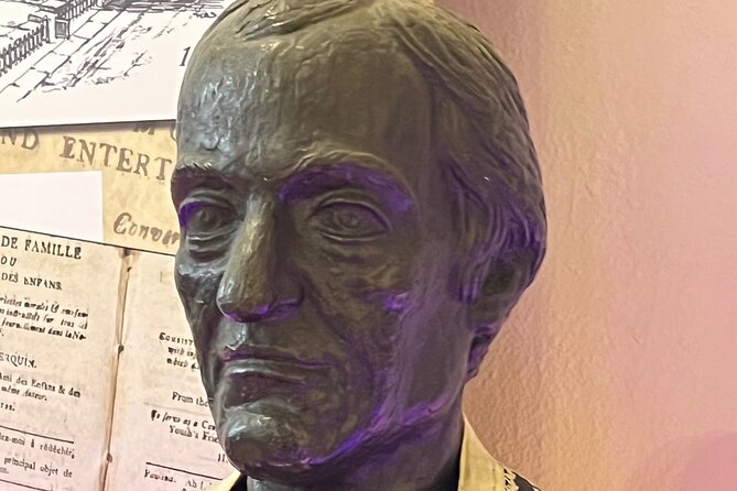 French History Tour of Detroit A Self-Guided Audio Tour App - Grosse Pointe’s French Roots and the Provençal House