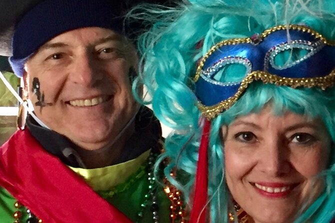 French Quarter History Tour with Cafe Du Monde - Practical Details: Meeting Point and Group Size